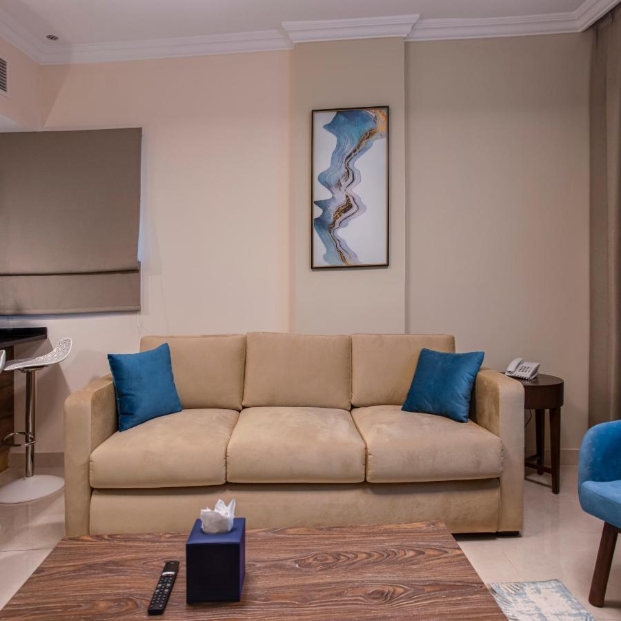 Viola Hotel Apartments Sharjah Esterno foto