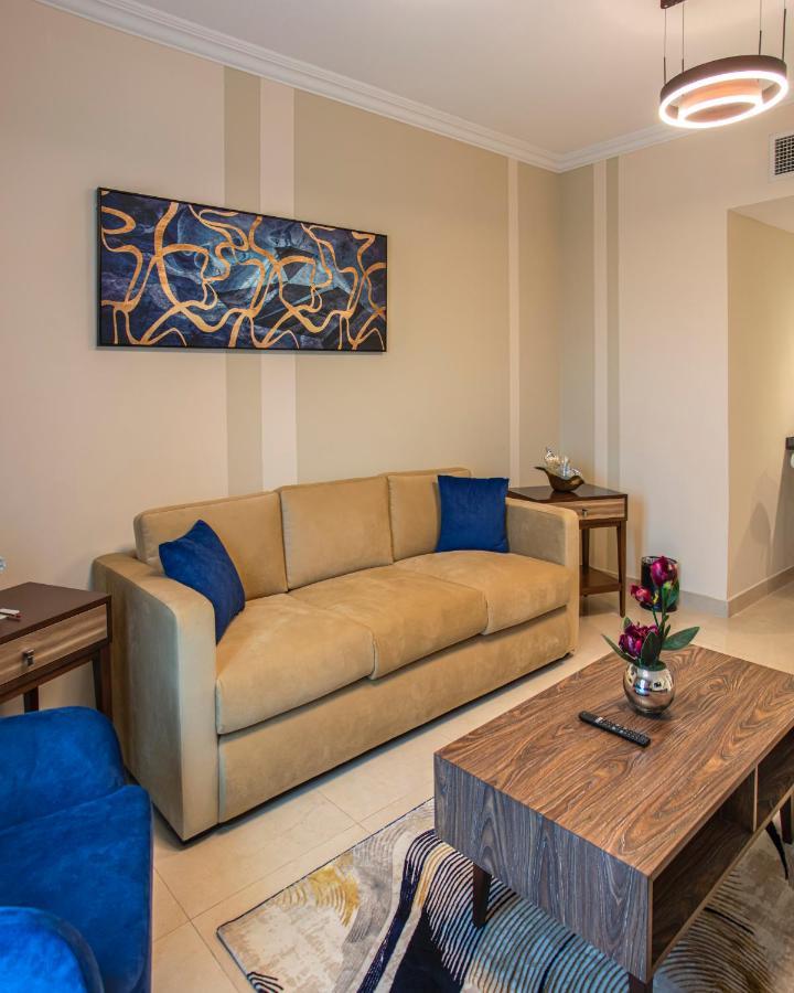 Viola Hotel Apartments Sharjah Esterno foto