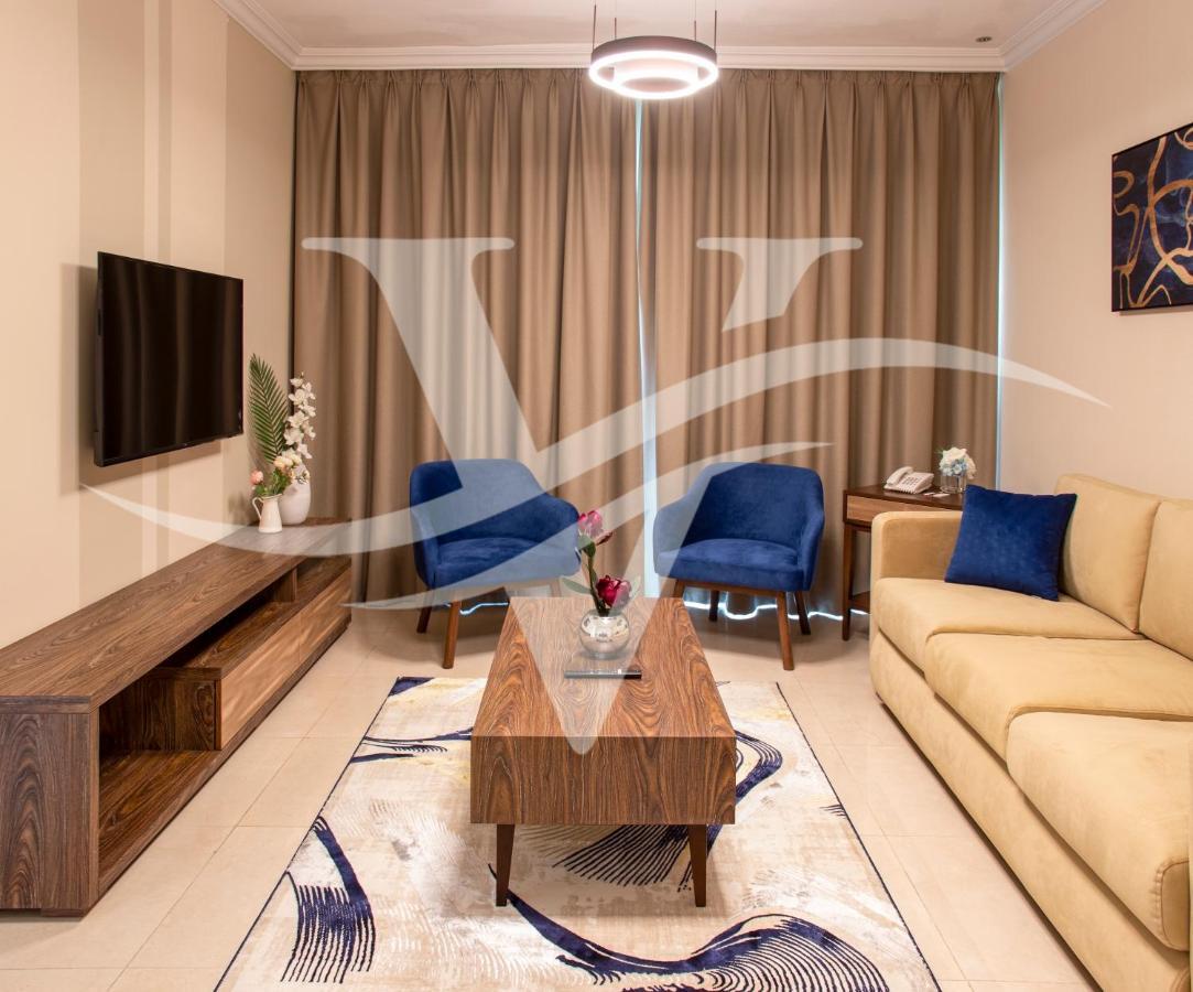 Viola Hotel Apartments Sharjah Esterno foto