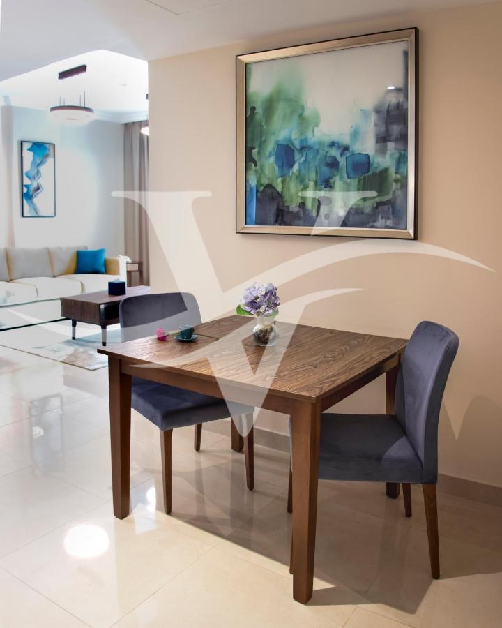 Viola Hotel Apartments Sharjah Esterno foto